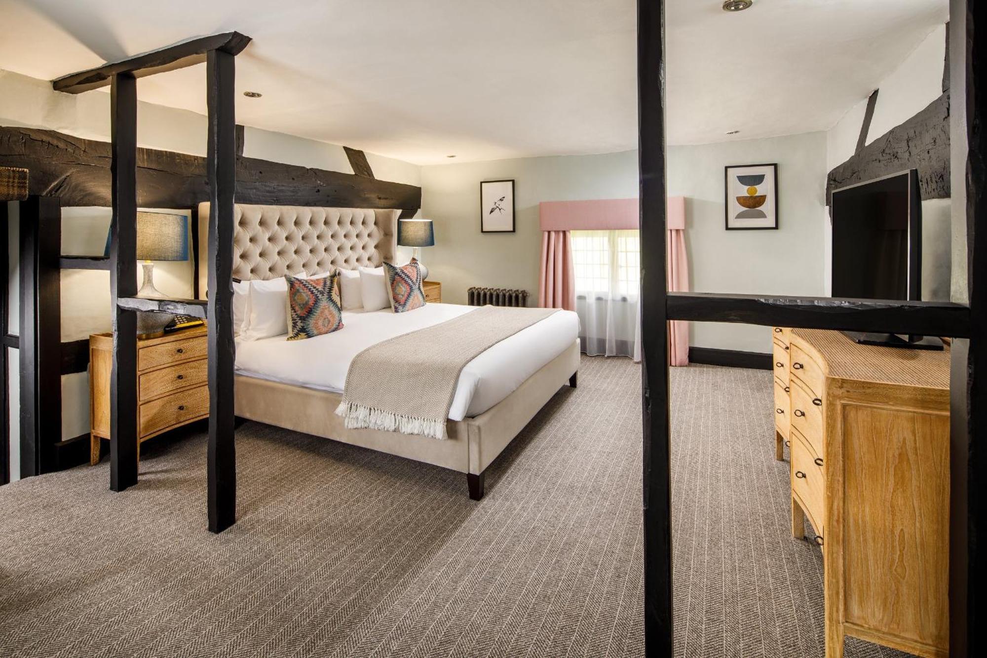 Voco Lythe Hill Hotel & Spa By Ihg Haslemere Exterior photo
