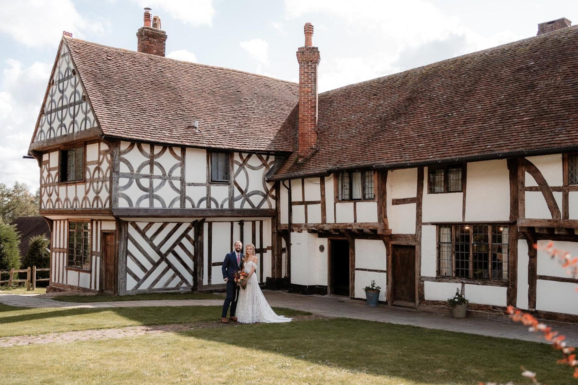 Voco Lythe Hill Hotel & Spa By Ihg Haslemere Exterior photo