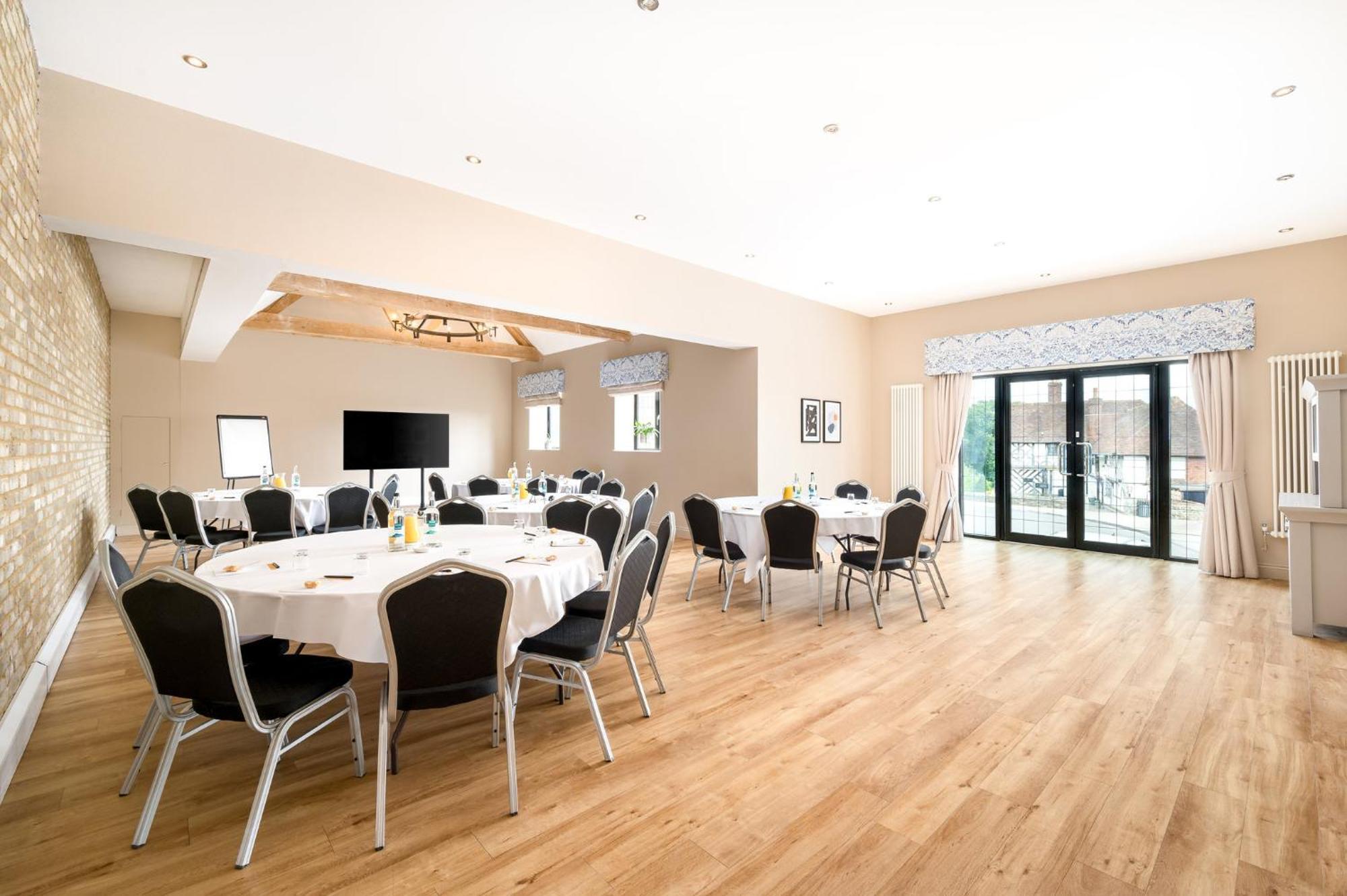 Voco Lythe Hill Hotel & Spa By Ihg Haslemere Exterior photo