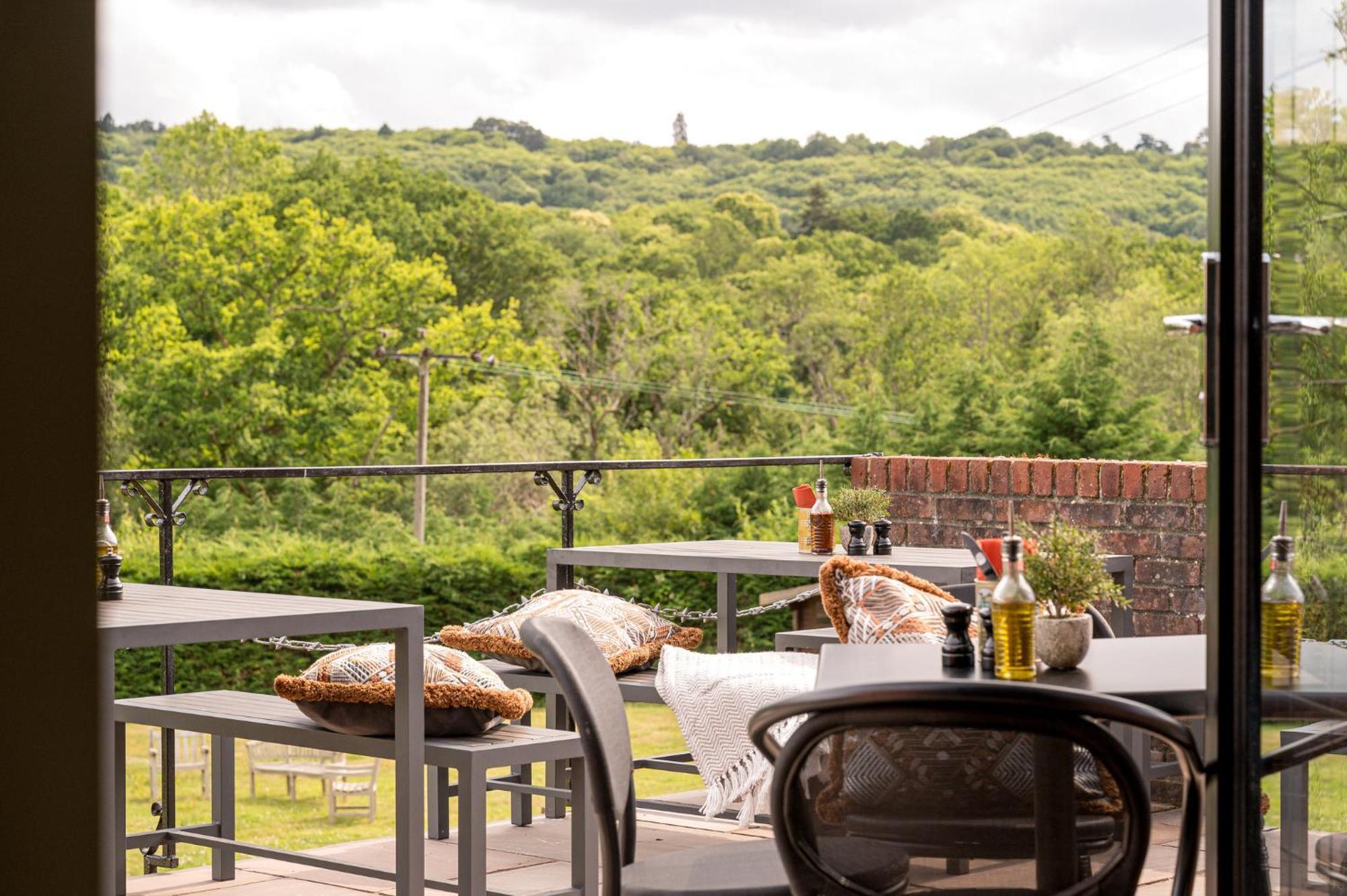 Voco Lythe Hill Hotel & Spa By Ihg Haslemere Exterior photo
