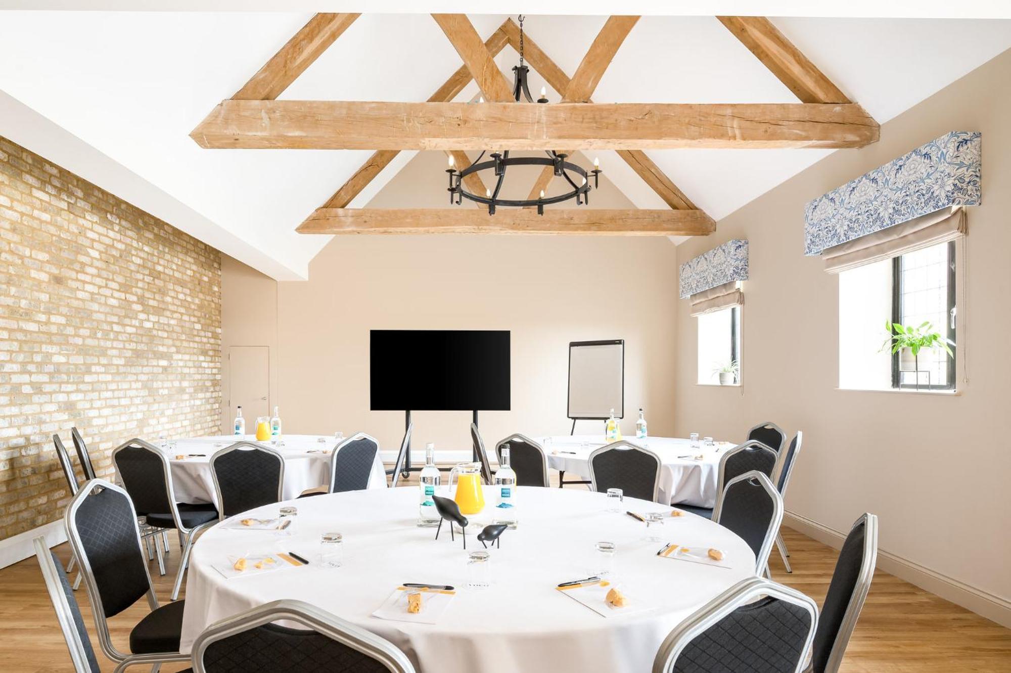 Voco Lythe Hill Hotel & Spa By Ihg Haslemere Exterior photo