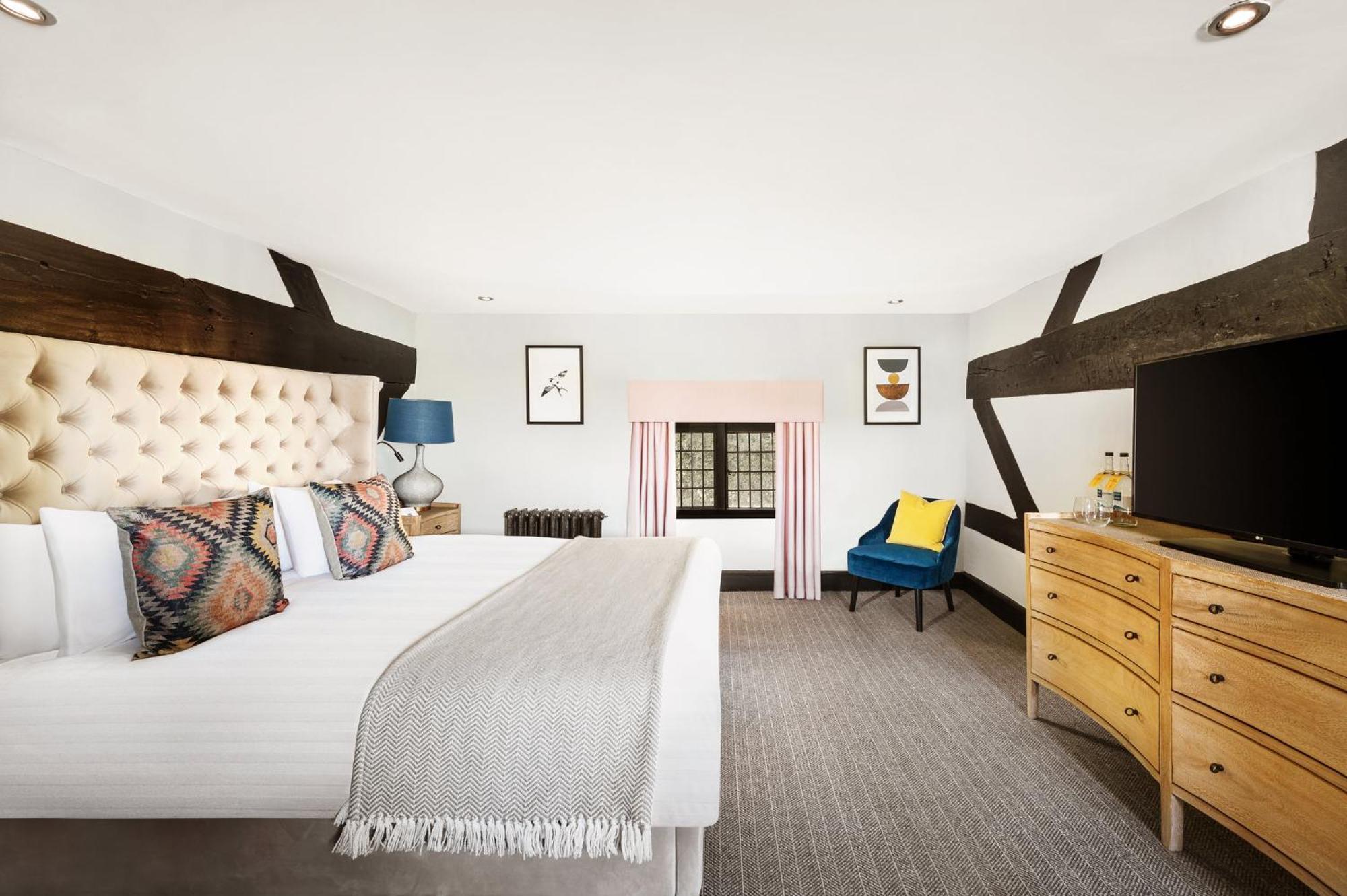 Voco Lythe Hill Hotel & Spa By Ihg Haslemere Exterior photo